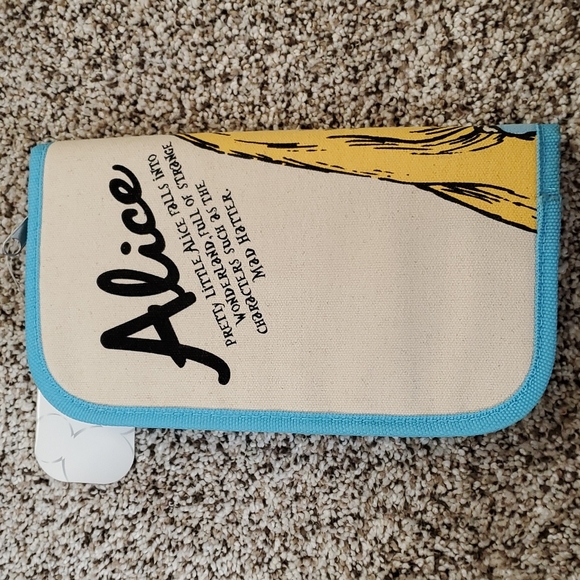 Tokyo Disney Store pencil case - Picture 2 of 3